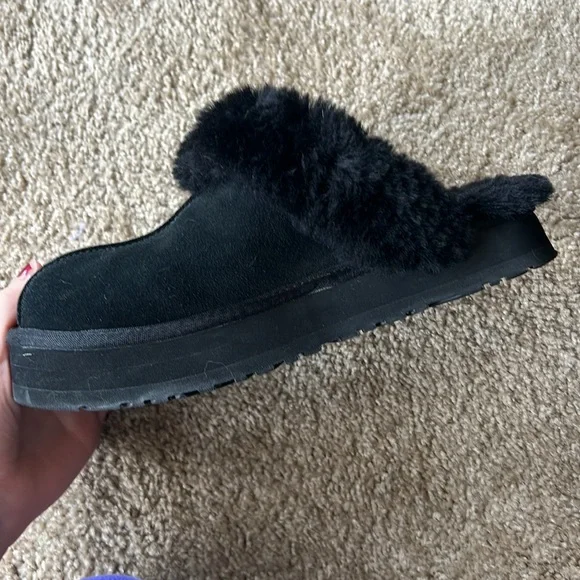 ugg black platform slippers - Picture 3 of 3